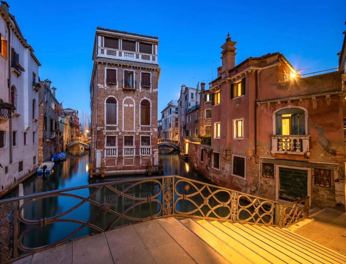 CA ZULIAN amazing canal view apartment Venezia Esterno foto