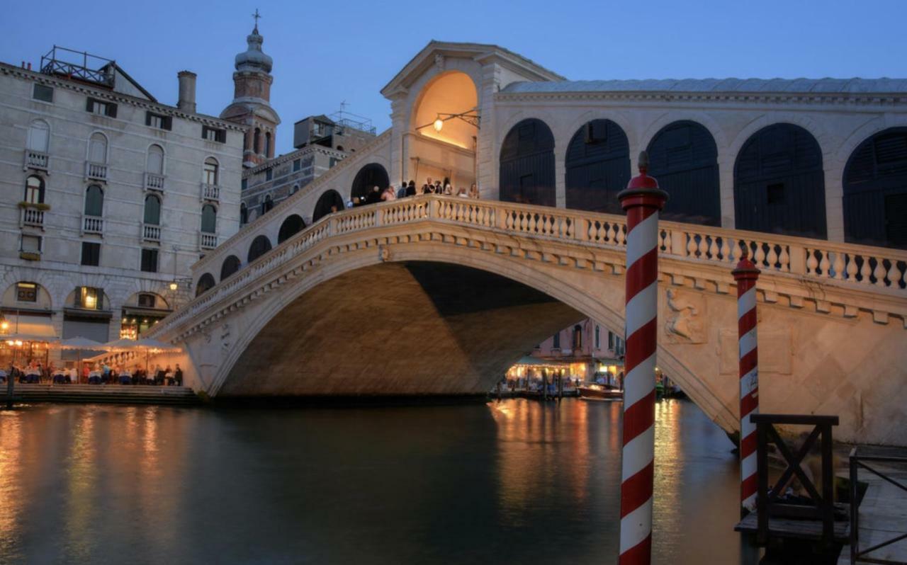 CA ZULIAN amazing canal view apartment Venezia Esterno foto