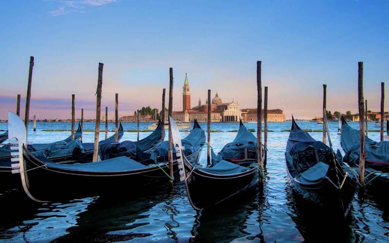 CA ZULIAN amazing canal view apartment Venezia Esterno foto